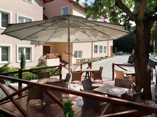 Balcony/terrace, Aura - Hotel & Restaurant & Sauna in Zielona Gora