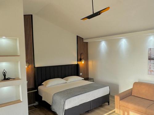 1 king bed, 1 sofa bed