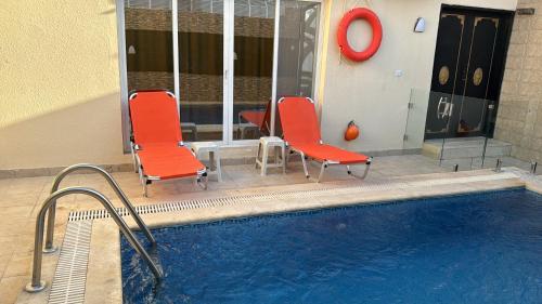 Úszómedence, شالية مودرن ومسبح تدفئة (شالية مودرن ومسبح تدفئة) in Al Wuroud