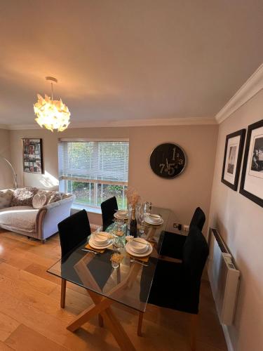 2 Bed 2 Bath Windsor Apartment & Parking 15CC, Windsor (Foto 9)