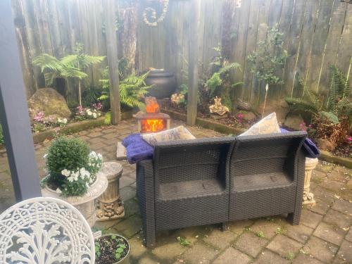 Hage, Anglers Adventure Paradise Cabin BNB Wifi Parking in Turangi