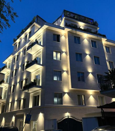 J Maluni City Hotel, Rzym