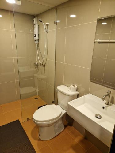 Shower, Atlas Central in Pai