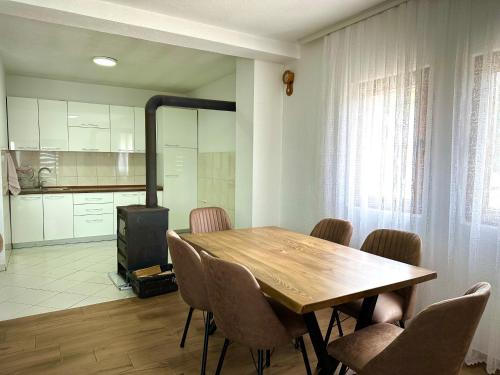 Villa Liqenat in Peje