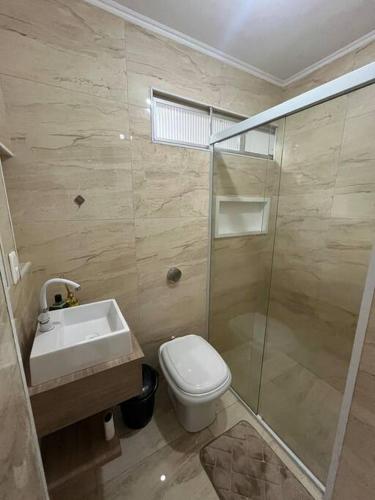 Apartamento charmoso no Guaruja near Nutre Mare Pizza Bar