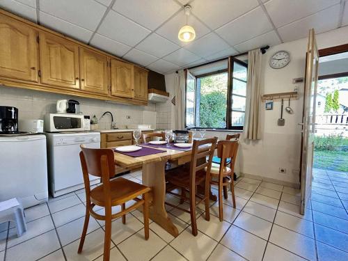 Appartement Montagne : 2 Pces, 4 Couchages, Jardin, Animaux OK, Navette et Commerce Proches - FR-1-330F-211 gîte à louer Le Monêtier-les-Bains