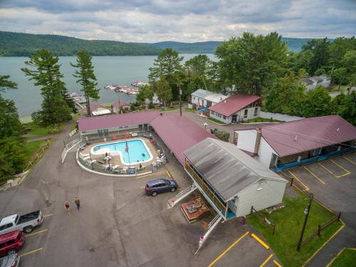 Lake 'N Pines Motel - 숙소 외관