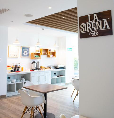 Restaurant, Aquamarina Hotel in Manta