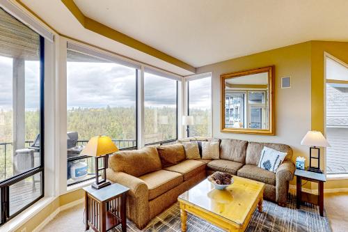 River Ridge 321A&B - Mount Bachelor Village Resort thumb 4