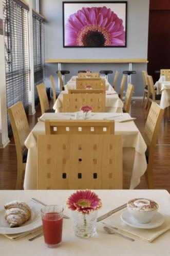 Executive Hotel - image 10