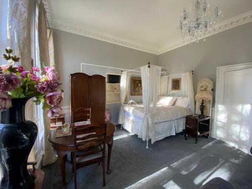 Elegant & Romantic - Entire Flat with 2 Magnificent Views, Bath (fotografie 3)