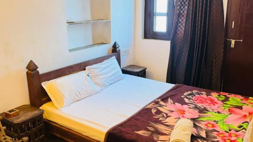 Deluxe Double Room image 5