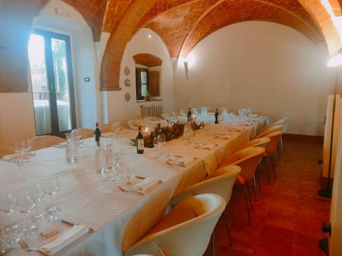 Ресторан, I Salici Agriturismo in Пергіне Вальдарно