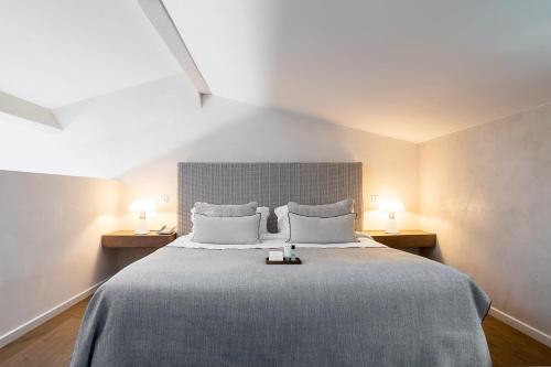 1 queen bed, 1 sofa bed