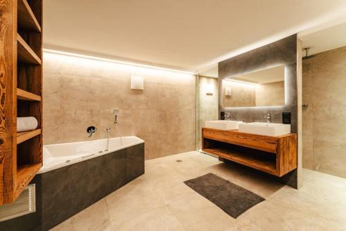 Lima Alpine Lodges - Almhaus Petra in Arriach