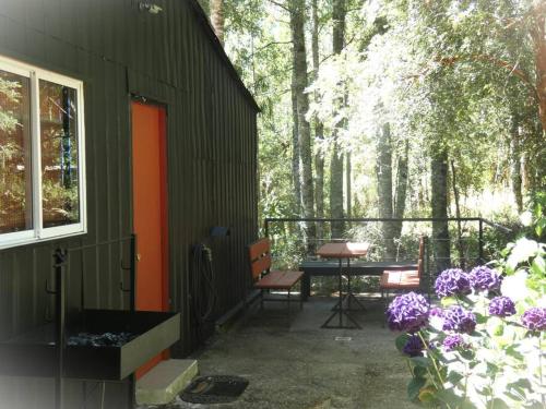 . cabaña en la naturaleza