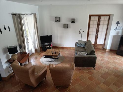 Létesítmények, La Paudila in Saint-Martin-De-Gurson