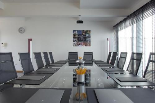 Executive Hotel - image 9