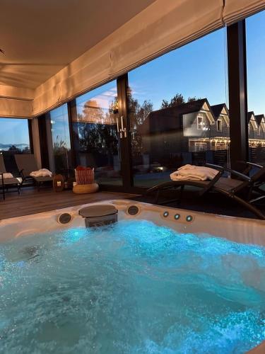 Dom z jacuzzi do 10 osób Zator Willa LuxHouse, Затор (фото 9)