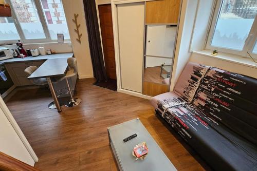 Old Arras studio avec mezzanine in Arras