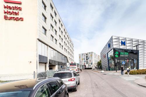 Top floor near ferry terminal - free parking