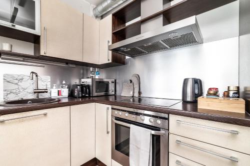 Top floor near ferry terminal - free parking, Таллин (фото 10)