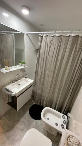 Shower, Depto vista al rio in Del Abasto