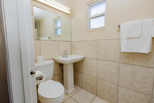 Budget Inn Columbus - image 11