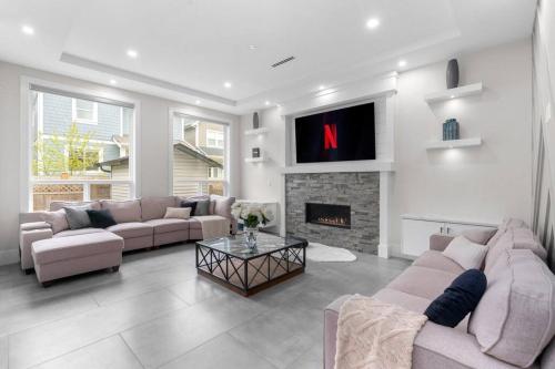 Modern Comfortable Charming Retreat in Langley, Canada