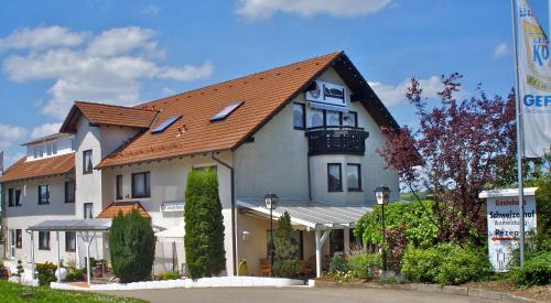 Gästehaus Schweizerhof - Hotel - Böbingen an der Rems