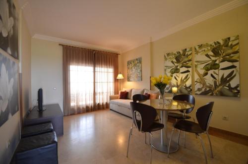 Los Pelícanos SOLMARES