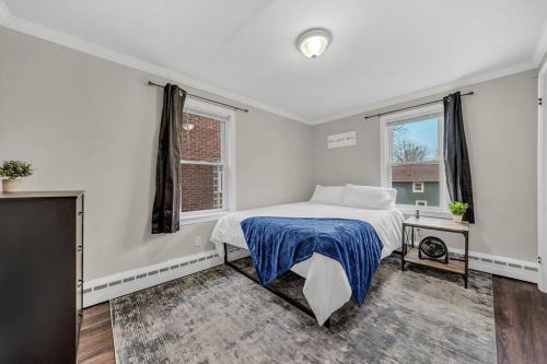 Perfect Location and Fast Wi-Fi Heart of Village in Hamburg, USA