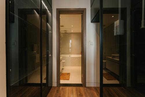 Two-Bedroom Deluxe Apartment with Balcony image 3