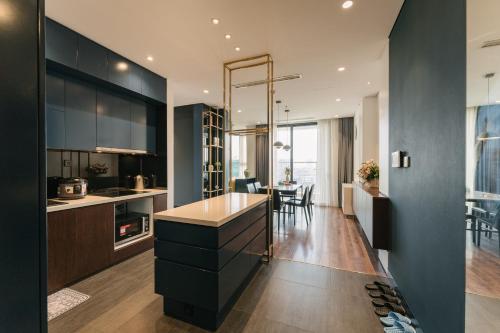 Two-Bedroom Deluxe Apartment with Balcony image 4