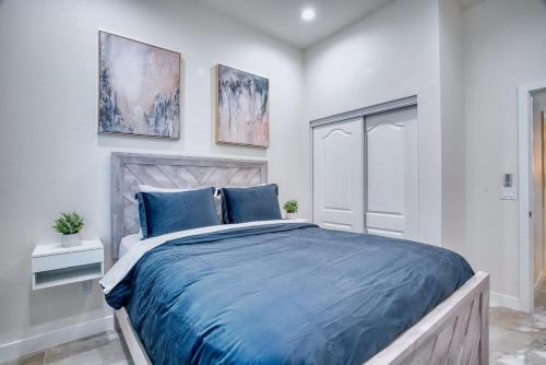 VEGAS OASIS CLOSE 2 STRIP! Private Hot tub & Heated Pool