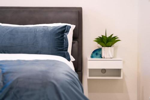 VEGAS OASIS CLOSE 2 STRIP! Private Hot tub & Heated Pool