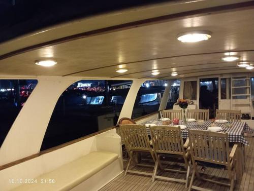 RoyalSeaSuite סוויטת יאכטה על המים 5 חדרים in Ashkelon