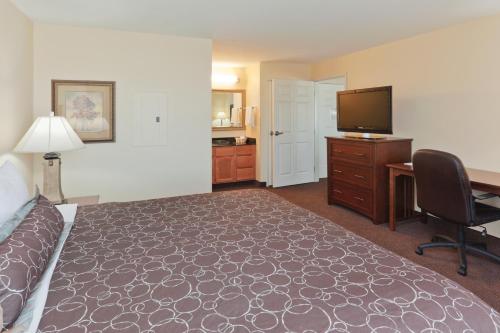 One-Bedroom Double Suite - Non-Smoking