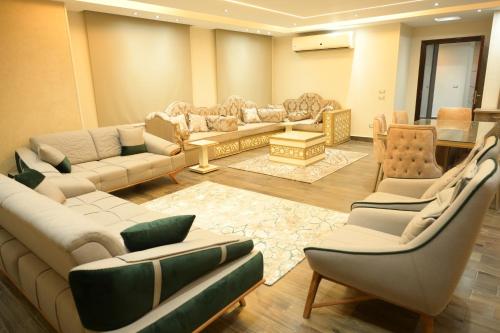 EGM-D-32 Three bed room apartment - Tap to explore photos