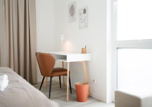 LaMiaCasa Grande Family-Business Groups-Airport-Fair-Uni-Base