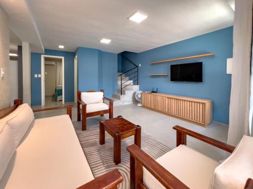 Casas com 2 ou 3 suítes (todas com ar split), com internet privativa 300MBPSno Residencial Nazareth, localizado a aproximadamente 80m da praia de Taperapuã (Arena Axé moi), com piscina, sauna, portaria 24hrs