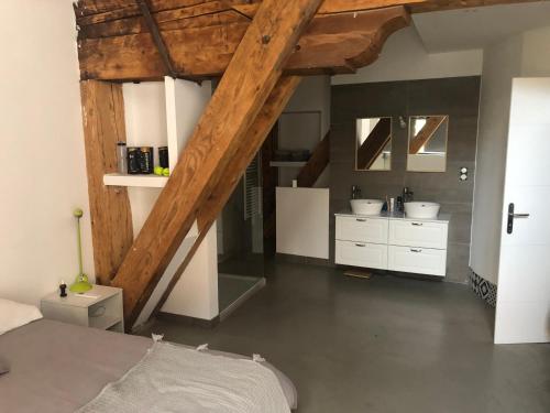 Vignerone atypique proche du canal du midi à 30 min des plages Vignerone atypique proche du canal du midi à 30 min des plages