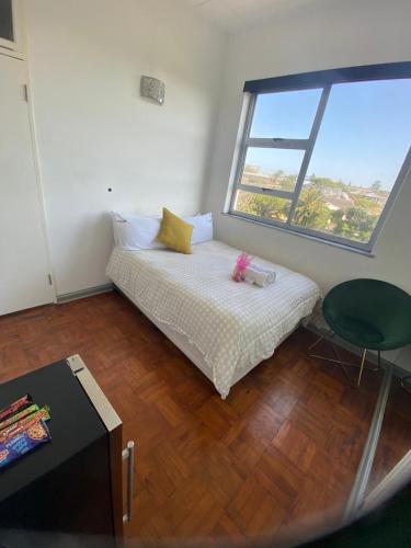 Modern rooms available close to the beach in Humewood in Port Elizabetas