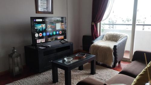 Bright & Spacious Flat in Almagro-Perfect for Groups and Families