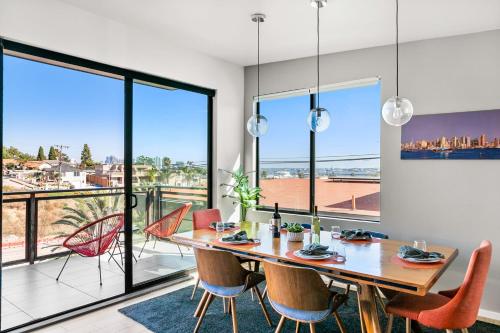 Penthouse Amazing Views King Bed EV Central in San Diego, USA