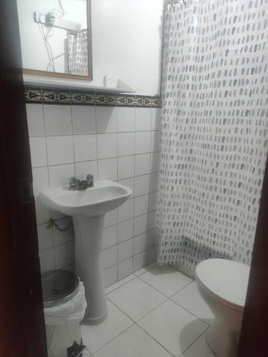 Cómoda habitación independiente Miraflores - image 5