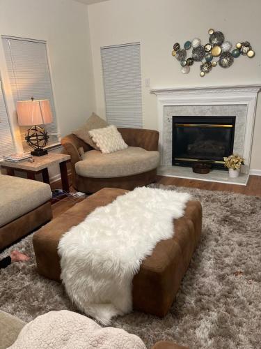Charming Entire 3 Bedrooms House with AC and Wifi
