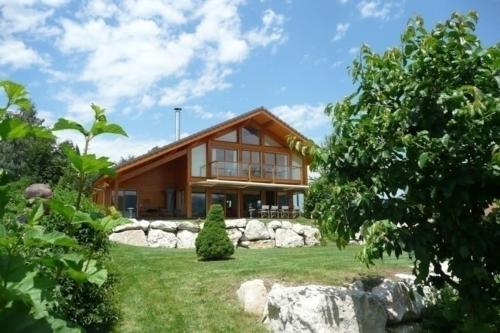 Chalet Tao l'écrin de bois gîte à louer Les Bayles