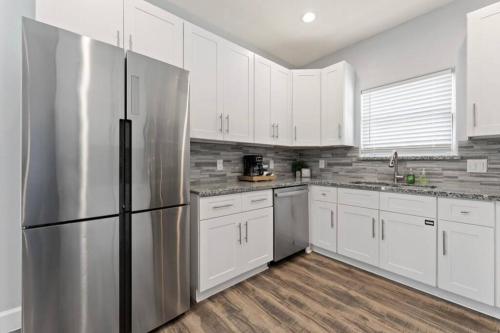 NEW! Fresh Urban Getaway in Houston, USA