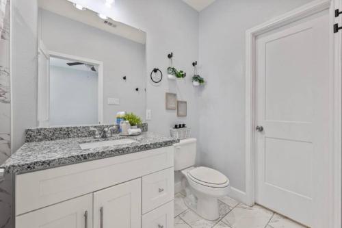 NEW! Fresh Urban Getaway in Houston, USA